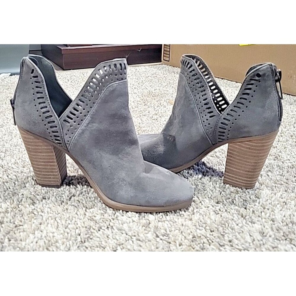 Vince Camuto Fileana Split Gray Suede CutOut Heel Bootie, Women Size 5 M EUC